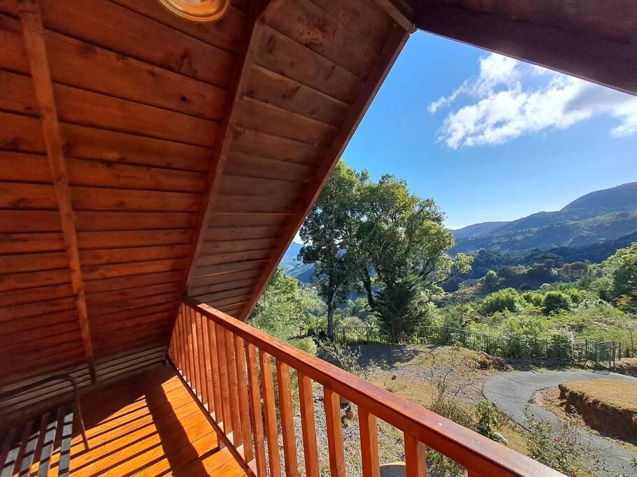 Chalet Monarca - The View In The Area!